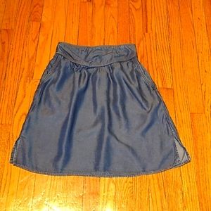 Denim skirt with pockets